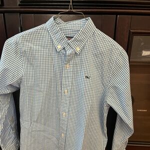 Vineyard Vines boys button down. Size 7.